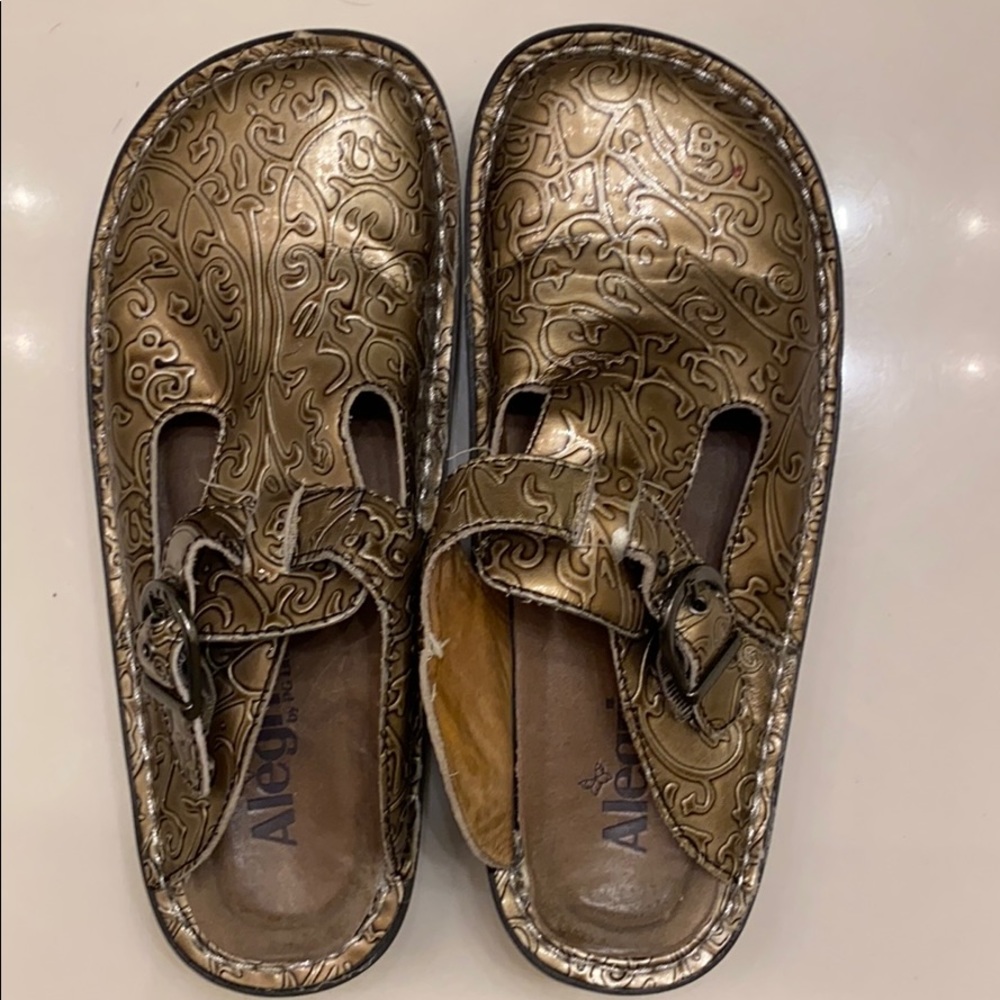 alegria gold shoes